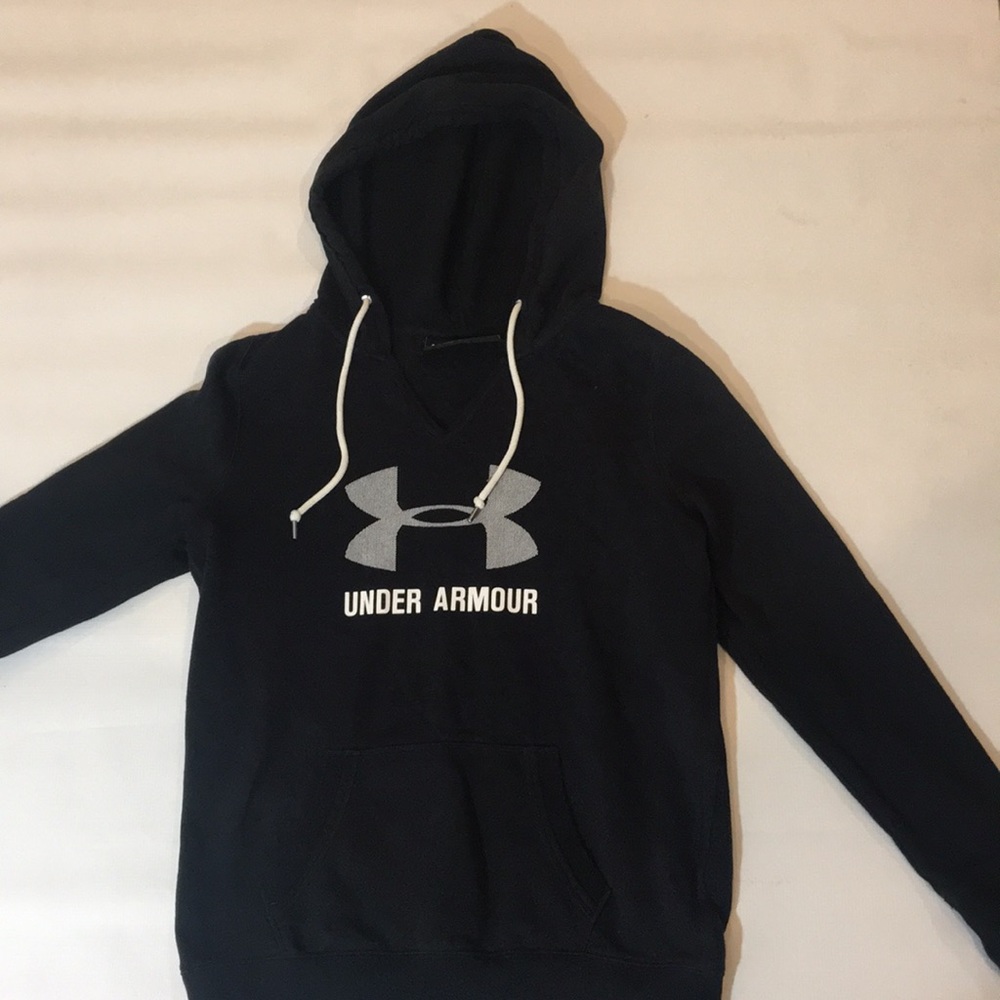 black under armour hoodie